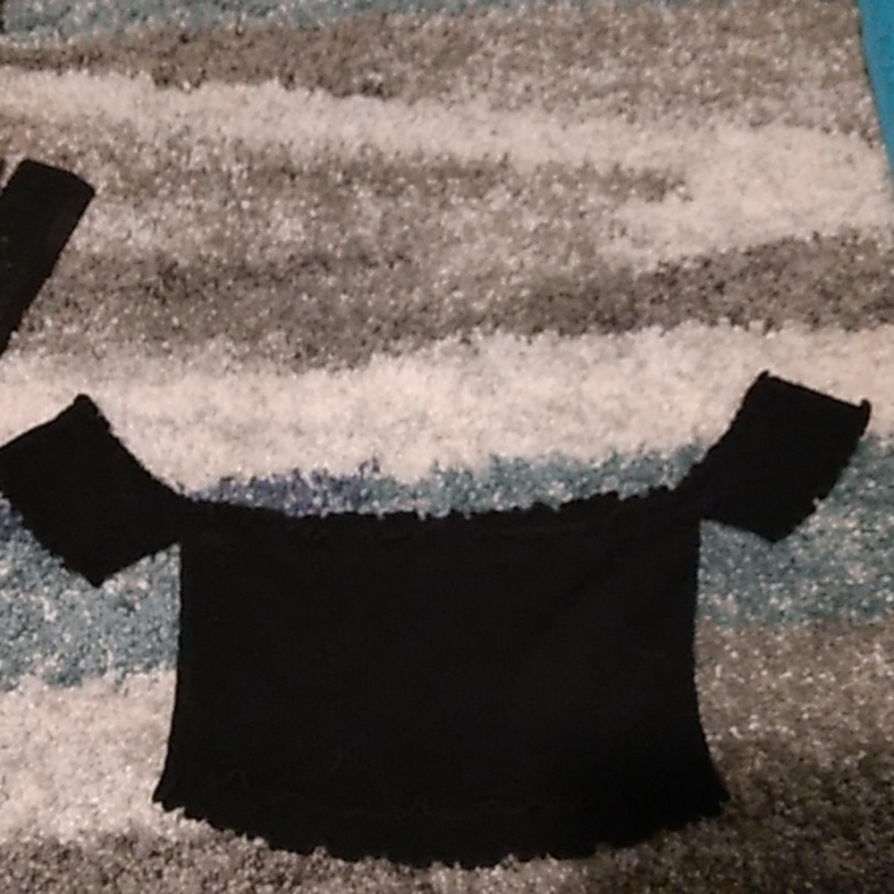 Black tube top with off the shoulder sleeves